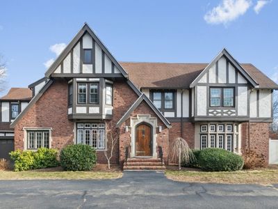 920 Centre St, Newton, MA, 02459