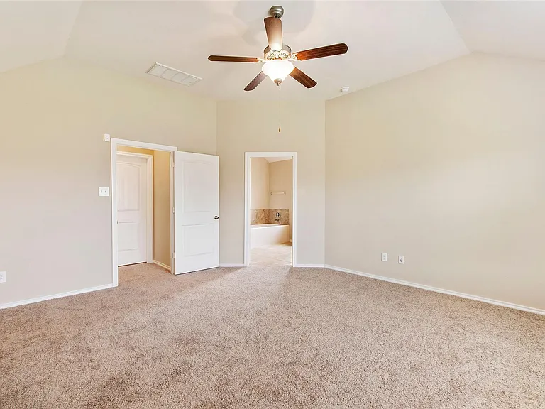 8746 Sunny Gallop Dr — Photo 12