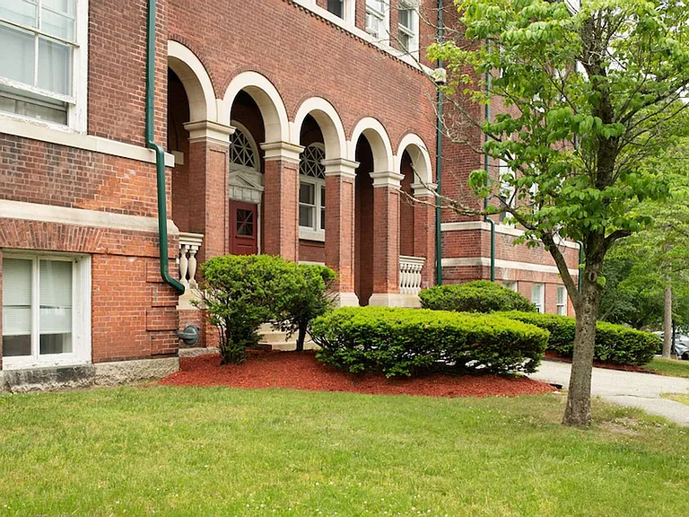 Israel Putnam Apartments — Photo 14