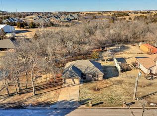 1007 Clover Ln, Edmond, OK 73013