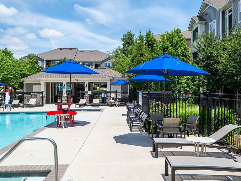 Oasis at Montclair — Photo 17