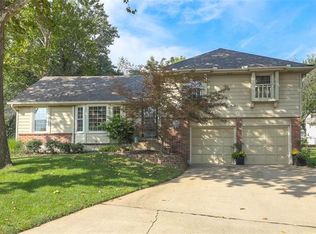 8840 Candlelight Ln, Lenexa, KS 66215