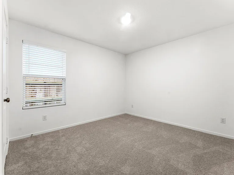 18716 Loom Dr — Photo 21