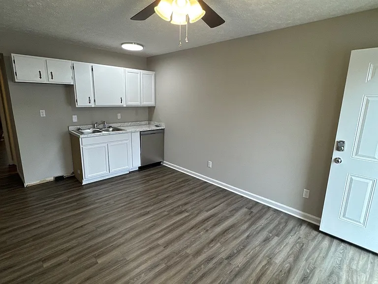 222 Chapman Rd #B1 — Photo 6