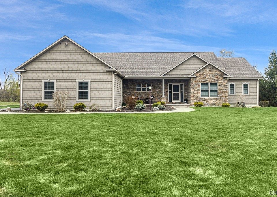 1st image of 200 Siena Cir