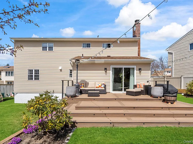 15 Lawrence Ct — Photo 29