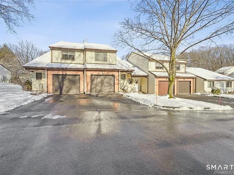17 Oak Forest Dr #2 — Photo 39