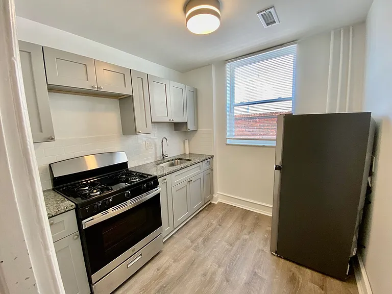 2532 S Broad St — Photo 5