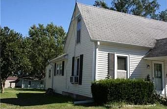 2nd image of 2701 Walnut St