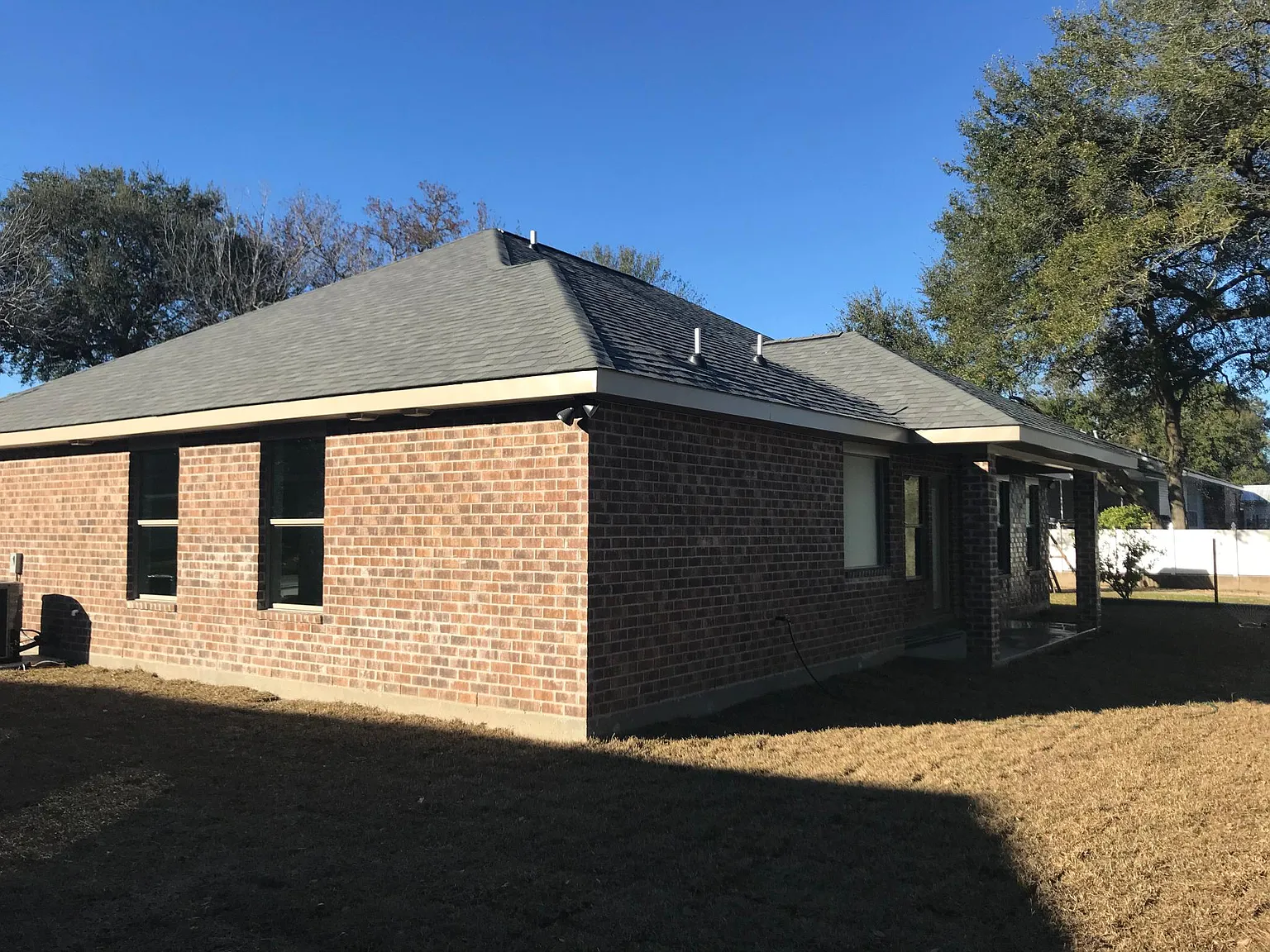2521 Roosevelt Blvd — Photo 4