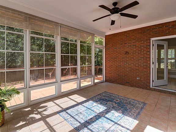 3rd image of 271 Sheringham Rd