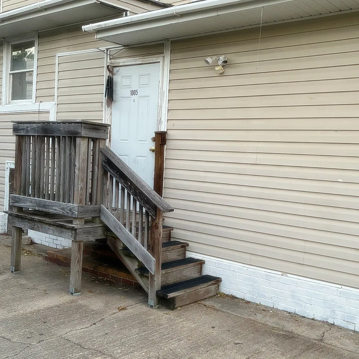 Updated 1-Bedroom Apartment with Off-Street Parking in South Norfolk — Photo 1