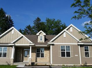 10750 N Firefly Ct, Mequon, WI 53097