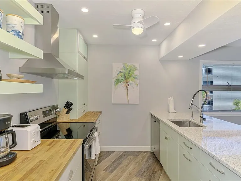 2400 N Beach Rd #17 — Photo 23