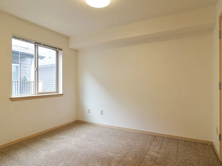 Hays Apartments — Photo 30