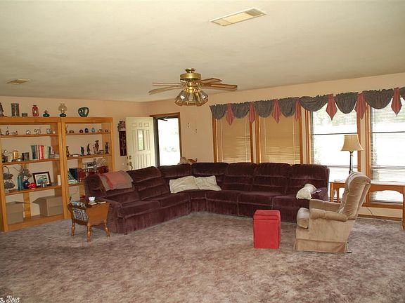 4th image of 4315 Highway 375 W
