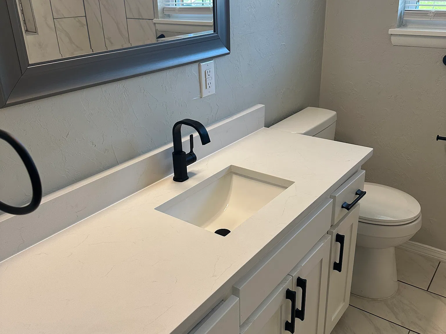 2325 Elwood Dr — Photo 4