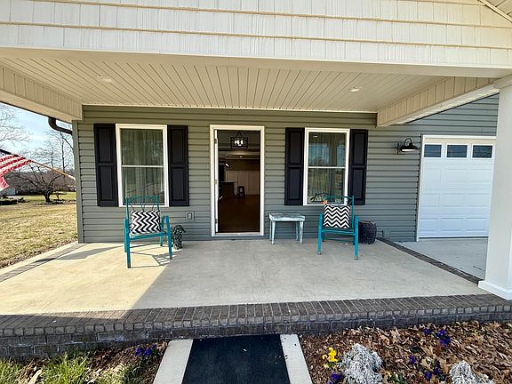3rd image of 387 Fuller Estates Cir