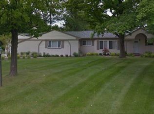 21412 Holmbury Rd, Northville, MI 48167