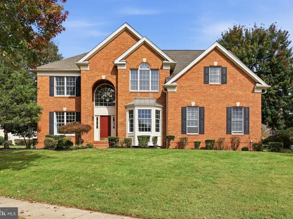 15080 Almansor Pl, Haymarket, VA 20169