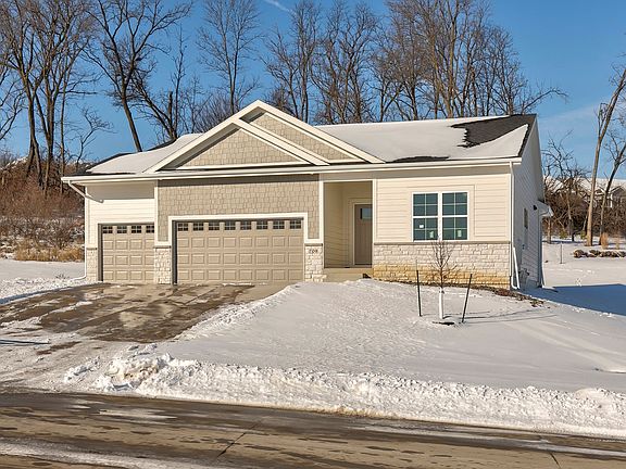 4th image of 709 Walker Cir