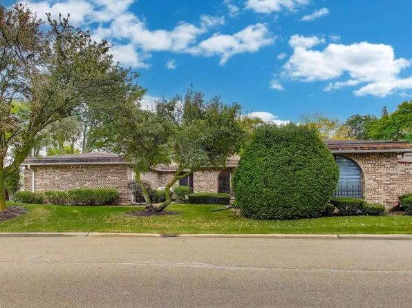 2545 Salceda Dr, Northbrook, IL 60062