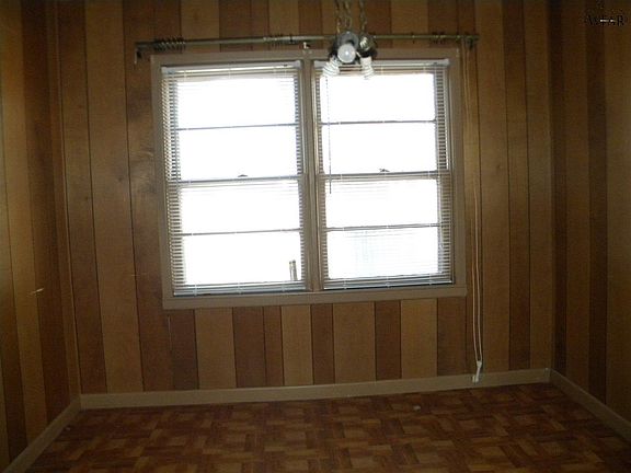 5th image of 422 Glendale St