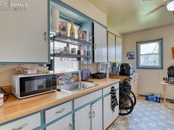 colorado-springs-colorado-13666419 picture