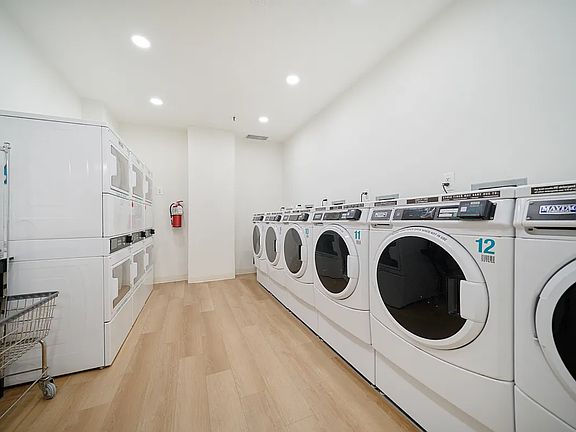 5th image of 298 Mulberry St APT 3M