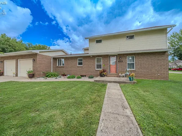 1420 Center St, Fremont, OH 43420