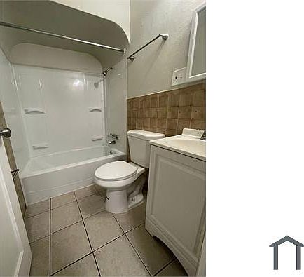 2nd image of 9863 Lilac Dr