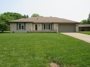 625 Valley Way Rd, Greenwood, IN 46142