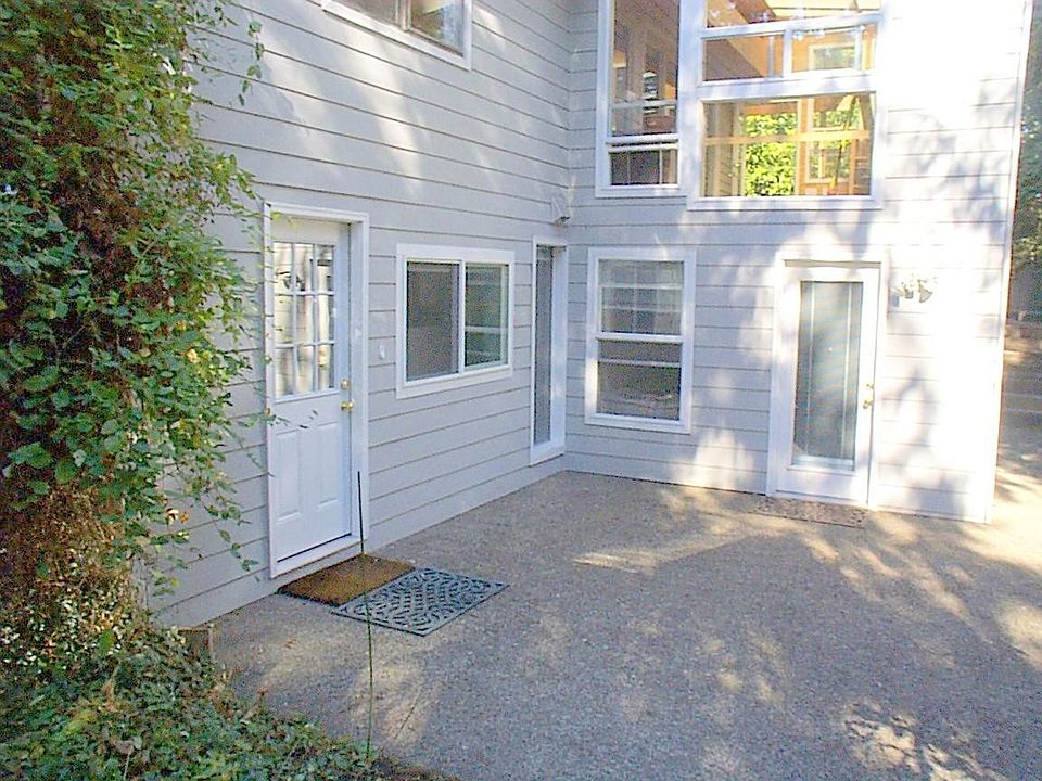 2nd image of 18250 Willamette Dr #C