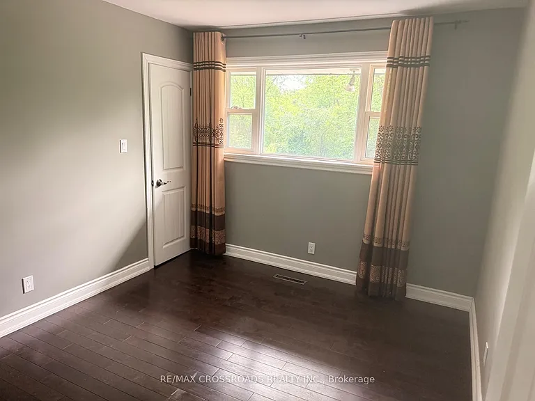 23 Burnview Cres — Photo 13