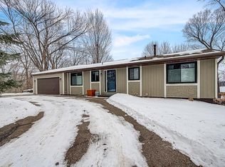 4934 Crestview Rd, Mound, MN 55364