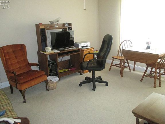 3rd image of 1710 Courtney Ln