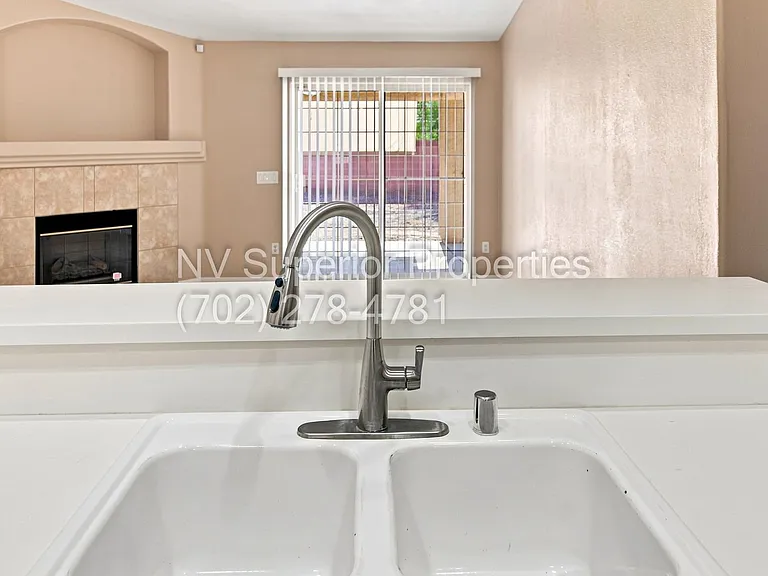 3876 Waynesvill St — Photo 13