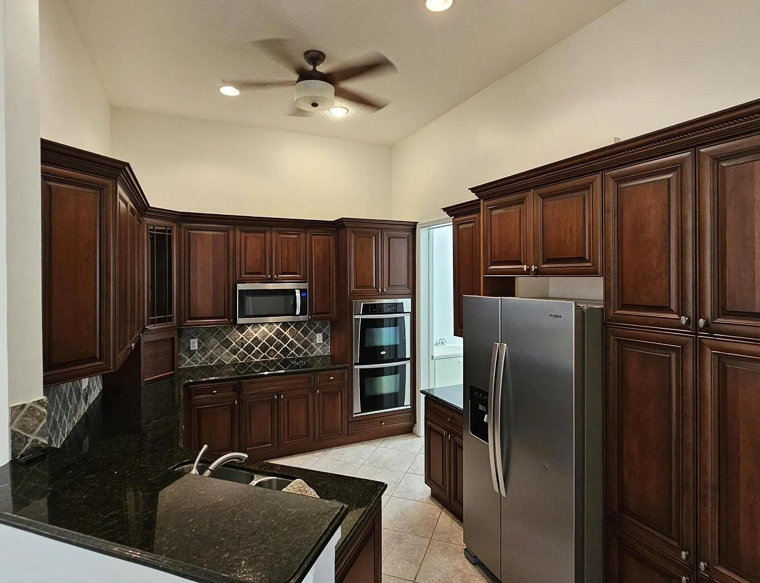 4 bed, 2.5 bath, 2185 sqft, $5,000 — Photo 4