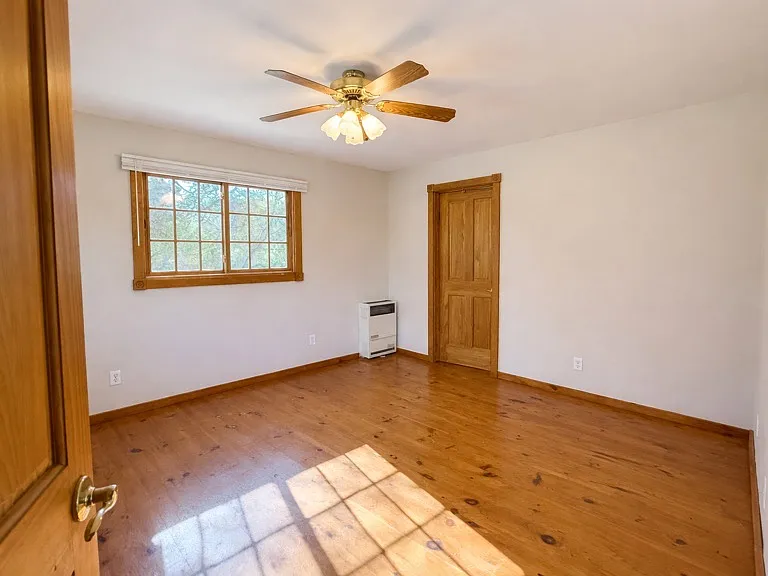 20250 Vineyard Ln — Photo 8