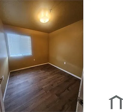 887 E 40th Pl #C — Photo 12