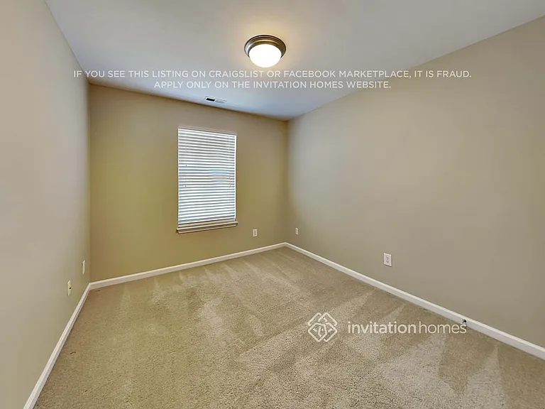 1912 Pear Tree Ln — Photo 13