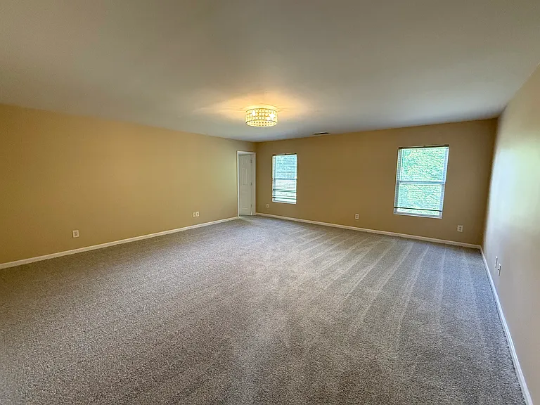 2223 Savannah Hills Dr — Photo 6