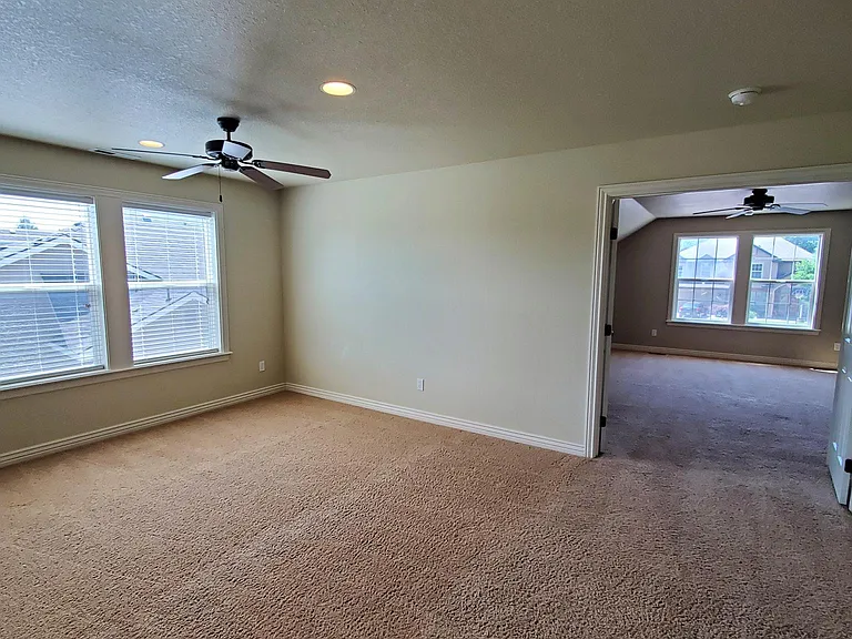1828 E Serchio Ct — Photo 29