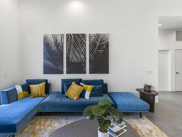 590 N Lindsey Dr — Photo 15