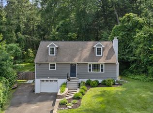 25 Hillside Cir, Brookfield, CT 06804