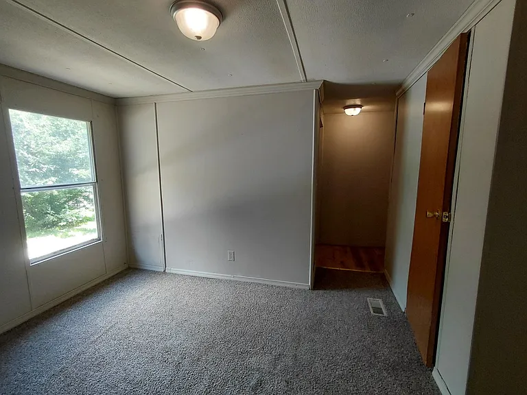 20899 Hampton Dr — Photo 13