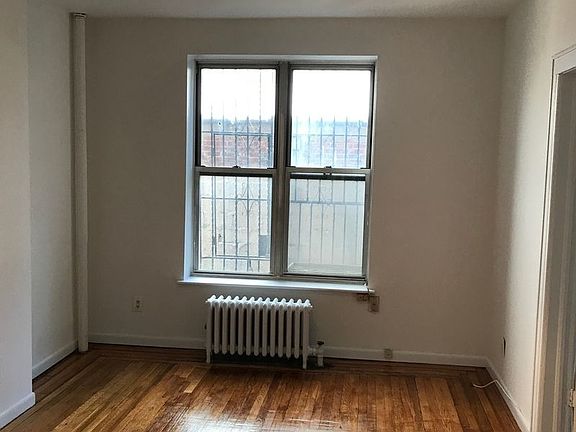 3rd image of 81 Olive St APT 3
