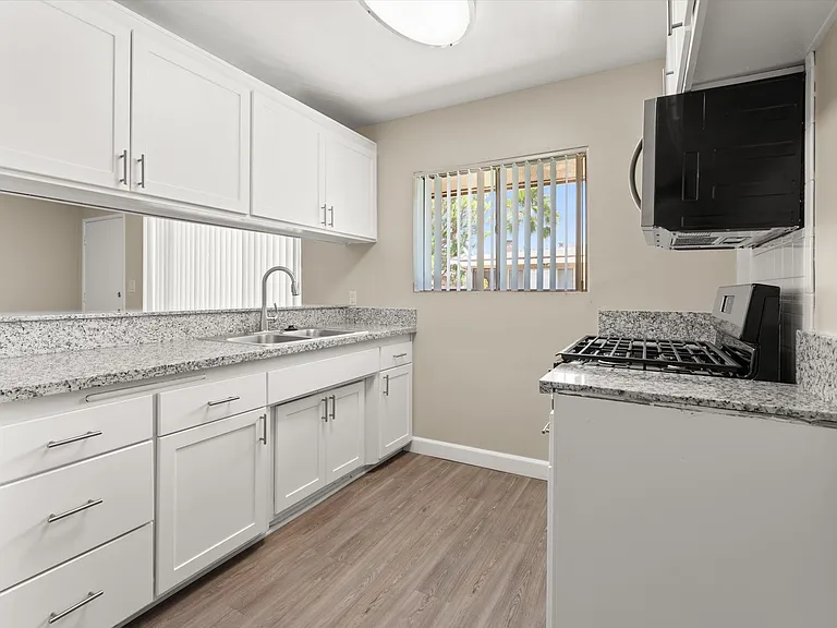 School Circle Apartments - Riverside, CA — Photo 81