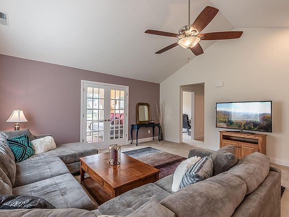 4th image of 5532 Knollbrook Dr