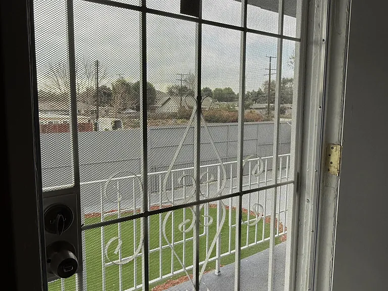 15319 White Ave — Photo 3